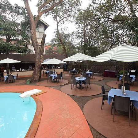 Westend Hotel Matheran Extérieur photo