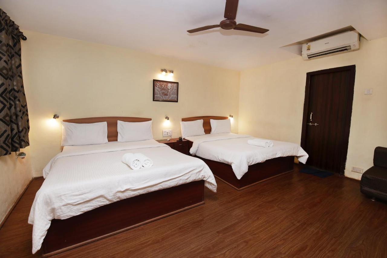 Westend Hotel Matheran Extérieur photo
