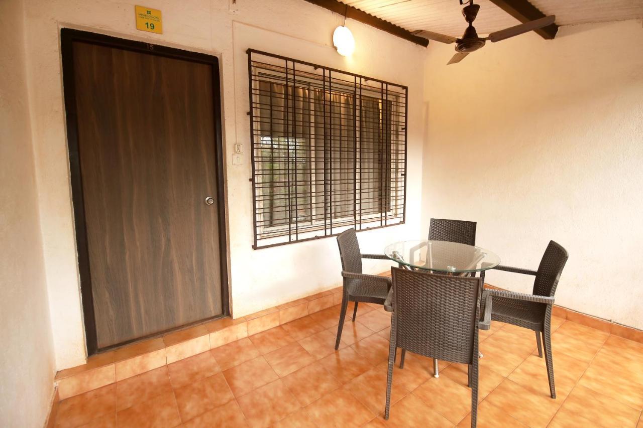 Westend Hotel Matheran Extérieur photo