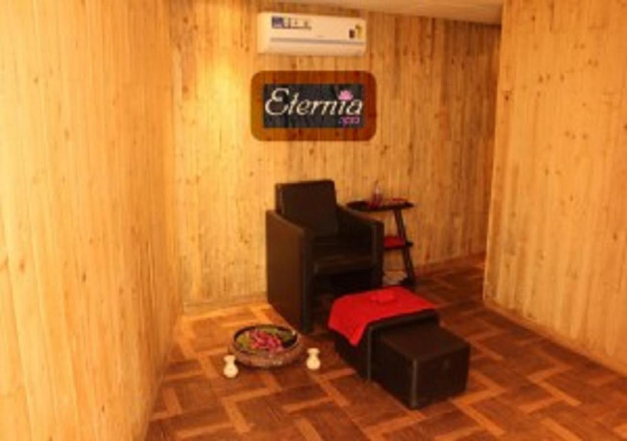 Westend Hotel Matheran Extérieur photo