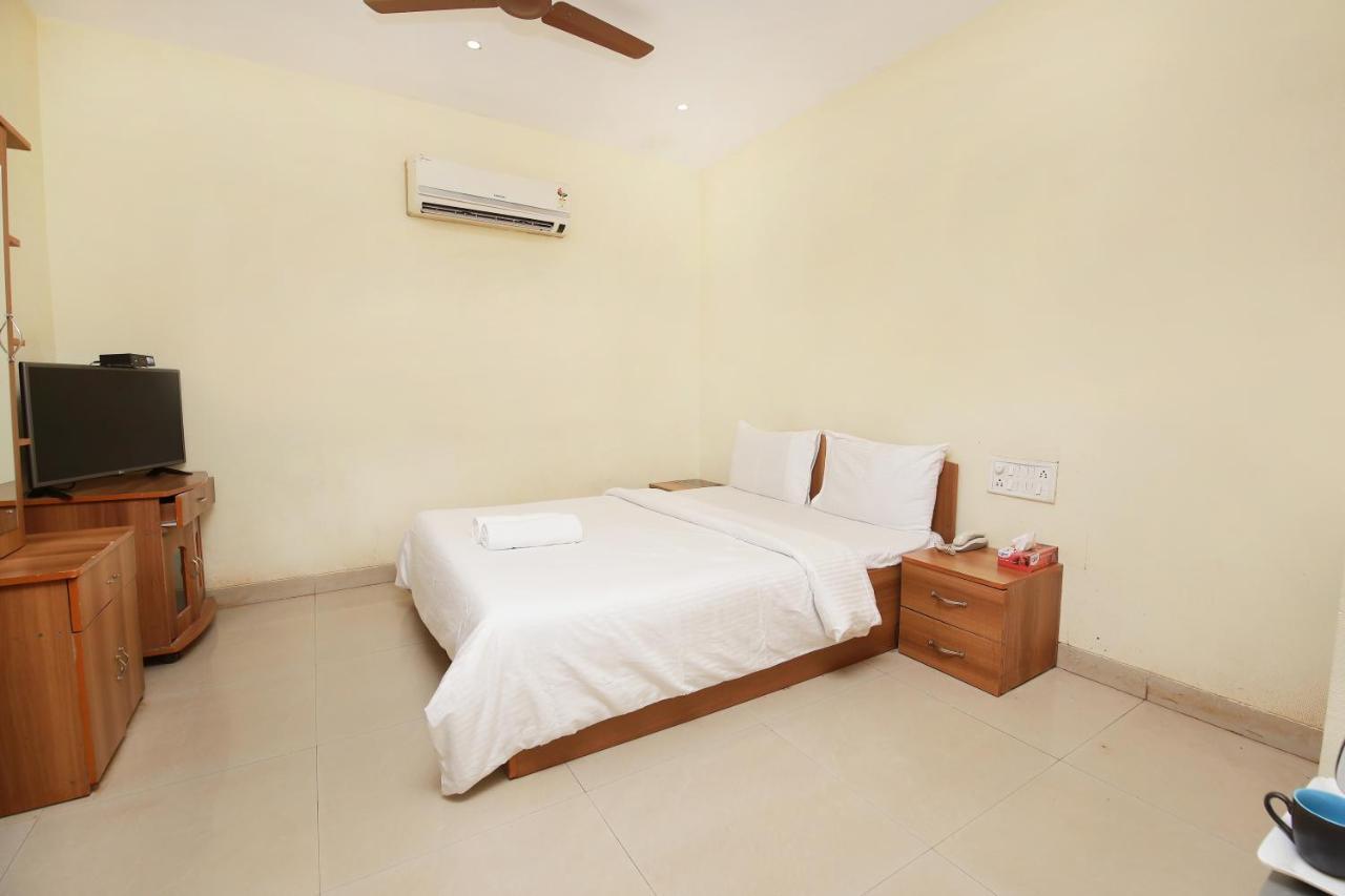 Westend Hotel Matheran Extérieur photo